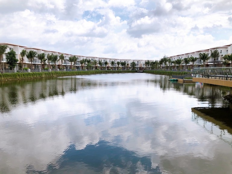 Thực tế nhà phố Dragon Village